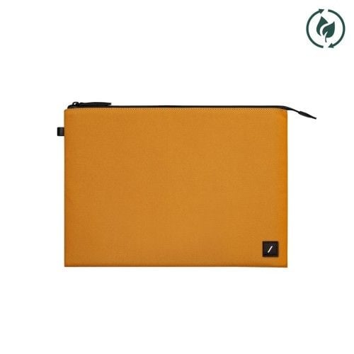 Pokrowiec Native Union Stow Lite na MacBook. Walizki no name, bez wzorów. Za 171.99 zł.