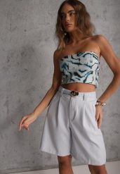 Niebieskie Szorty Bermudy Eleganckie z Paskiem High Waist Rhodissa. Niebieskie szorty damskie Renee, bez wzorów, z materiału, biznesowe, z podwyższonym stanem. Za 119.99 zł.