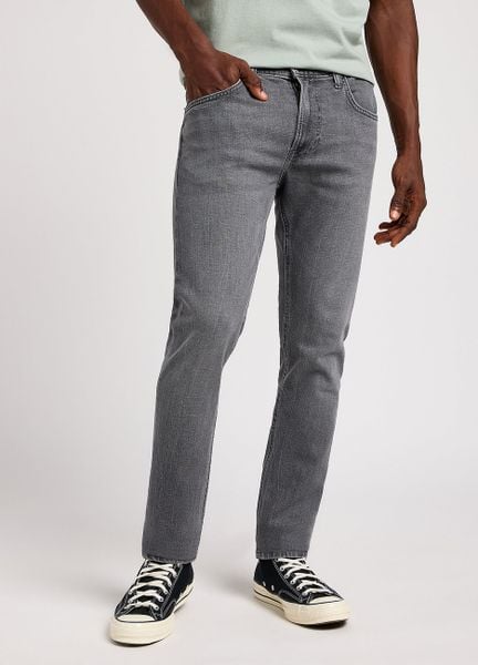 MESKIE SPODNIE LEE LUKE OFF THE GRID GREY 112350153. Szare spodnie materiałowe męskie Lee, bez wzorów, z jeansu. Za 219.99 zł.