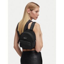 Torebka Karl Lagerfeld Jeans. Czarne torebki klasyczne damskie Karl Lagerfeld Jeans, bez wzorów, z jeansu, bez dodatków. Za 649.99 zł.