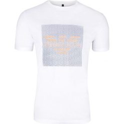 T-shirt Armani Jeans White. Białe t-shirty męskie Armani Jeans, m, bez wzorów, z jeansu, bez kołnierzyka. Za 129.00 zł.
