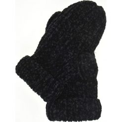 RĘKAWICZKI Z SZENILOWEJ DZIANINY. Czarne rękawiczki damskie TOP SECRET, na jesień, bez wzorów, z dzianiny. W wyprzedaży za 14.99 zł.