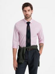 Bawełniana klasyczna koszula REGULAR - jasnoróżowa V2 - Rozmiar: L. Czerwone koszule męskie Ombre Clothing, l, bez wzorów, z bawełny, bez kołnierzyka, bez ramiączek. W wyprzedaży za 79.99 zł.