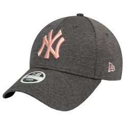 Czapka z daszkiem damska 9FORTY Tech New York Yankees MLB Cap. Szare czapki z daszkiem damskie New Era, bez wzorów, z bawełny. Za 109.99 zł.