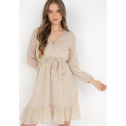Beżowa Sukienka Pronestra. Brązowe sukienki damskie Born2be, l, bez wzorów, z materiału, eleganckie, bez kołnierzyka, bez ramiączek, mini, kopertowe. W wyprzedaży za 87.99 zł.