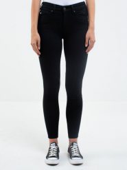 Jeansy damskie push up z wysokim stanem czarne Melinda High Waist 915. Czarne jeansy damskie Big Star, z podwyższonym stanem. Za 299.99 zł.