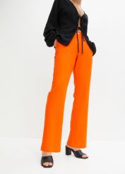 Spodnie high-waist z mieszanki wiskozy z lnem. Brązowe spodnie materiałowe damskie bonprix, bez wzorów, z wiskozy, z podwyższonym stanem. Za 147.99 zł.