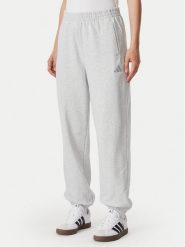 Adidas Spodnie dresowe Kit Small Logo Regular Cuffed KU7941 Szary Regular Fit. Szare spodnie dresowe damskie Adidas, s, bez wzorów, z bawełny. Za 259.99 zł.
