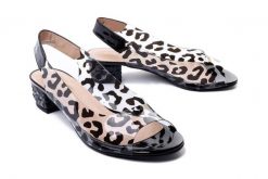BRENDA ZARO 4333 leopardo, sandały damskie. Czarne sandały damskie Brenda Zaro, bez wzorów, z gumy, bez obcasa, na obcasie. Za 248.94 zł.