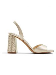 Aldo Skórzane sandały w kolorze kremowym na obcasie rozmiar: 36. Brązowe sandały damskie Aldo, bez wzorów, bez obcasa, na koturnie. Za 130.99 zł.