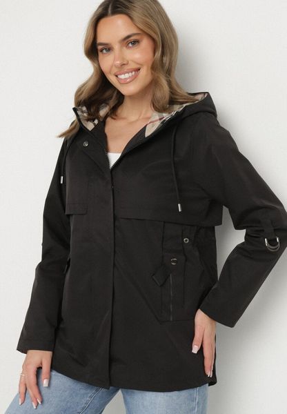 Czarna Kurtka Parka z Kapturem i Kieszeniami z Możliwością Ściągnięcia w Talii Kailisse. Czarne kurtki damskie Born2be, l, bez wzorów, z jeansu, z kapturem. Za 299.99 zł.