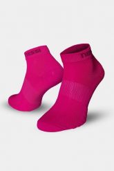Bezszwowe skarpety oddychające Nessi Sportswear. Czerwone skarpetki damskie NESSI SPORTSWEAR, bez wzorów, z bawełny. Za 59.90 zł.