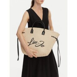 Torebka Liu Jo. Brązowe torebki klasyczne damskie Liu Jo, bez wzorów, bez dodatków. Za 599.99 zł.