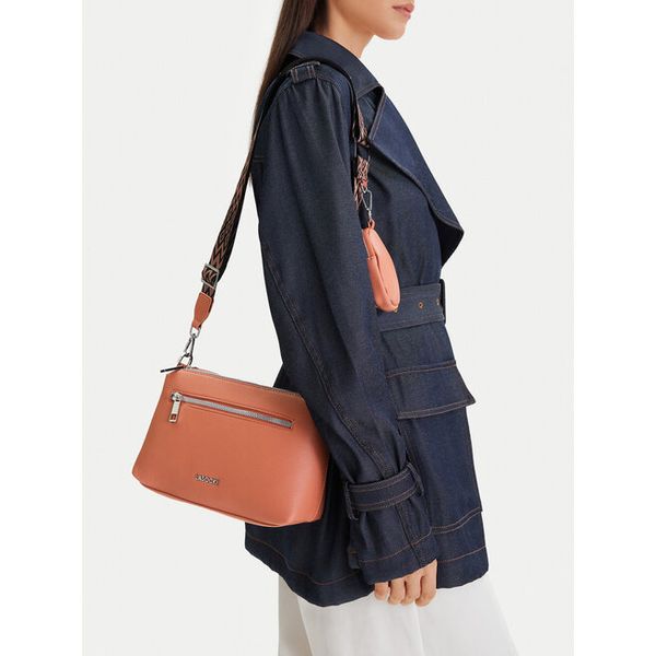 Torebka Lasocki. Brązowe listonoszki damskie Lasocki, bez wzorów, bez dodatków. Za 189.99 zł.