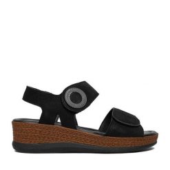 Sandały Go Soft. Czarne sandały damskie GO SOFT, bez wzorów, bez obcasa, na koturnie. Za 169.99 zł.