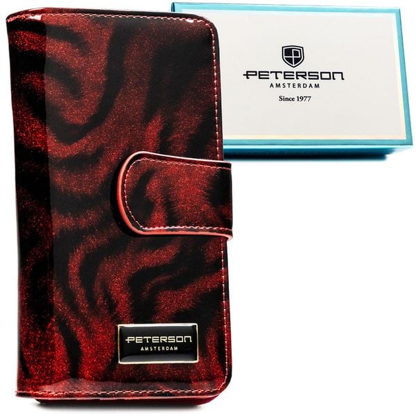 Pionowy, lakierowany portfel damski ze skóry naturalnej i ekologicznej w czerwonym kolorze - Peterson. Czerwone portfele damskie Peterson, bez wzorów, z lakierowanej skóry. Za 129.99 zł.