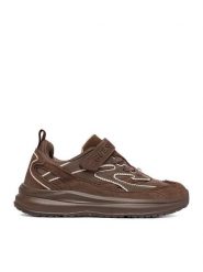 Guess Sneakersy EO-CP40GG28AW2026 Brązowy. Brązowe buty sportowe dziewczęce Guess, z aplikacjami, ze skóry, bez zapięcia. Za 279.99 zł.