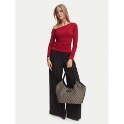 Torebka Guess. Czarne torebki klasyczne damskie Guess, z aplikacjami, bez dodatków. Za 425.99 zł.