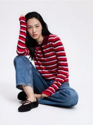 Sweter polo w paski - wielobarwny. Swetry klasyczne damskie Reserved, l, z dzianiny, bez kołnierzyka. Za 129.99 zł.