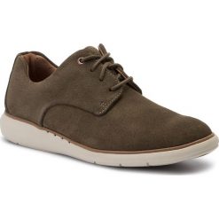 Półbuty CLARKS - Un Voyage Plain 261411417 Dark Olive Sde. Zielone półbuty męskie Clarks, z materiału, bez zapięcia. W wyprzedaży za 249.00 zł.