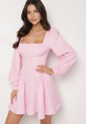 Różowa Sukienka z Gorsetową Górą i Wiązaniem Lilevana. Czerwone sukienki damskie Born2be, m, z aplikacjami, eleganckie, bez kołnierzyka, bez ramiączek, maxi, dopasowane. W wyprzedaży za 135.99 zł.