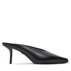 Klapki Max Mara. Czarne klapki damskie Max Mara, bez wzorów, bez obcasa. Za 2,349.00 zł.