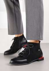 Czarne Botki Vices ze Sznurowaną Cholewką Uzvila. Czarne botki damskie Renee, z jeansu, eleganckie, bez obcasa, na płaskiej podeszwie, bez zapięcia. Za 119.99 zł.