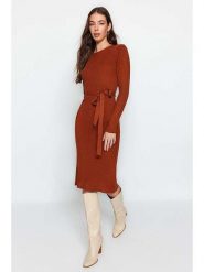 Trendyol Sukienka dzianinowa w kolorze jasnobrązowym rozmiar: L. Brązowe sukienki damskie Trendyol, l, bez wzorów, z dzianiny, bez kołnierzyka, bez ramiączek, maxi. Za 91.56 zł.