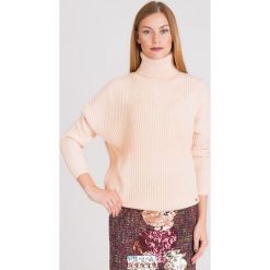GOLF ELISABETTA FRANCHI. Czerwone golfy damskie Elisabetta Franchi, z aplikacjami, bez ramiączek. Za 549.50 zł.