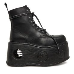 Botki NEW ROCK. Czarne botki damskie NEW ROCK, rockowe, bez obcasa, na koturnie, bez zapięcia. Za 1,089.00 zł.