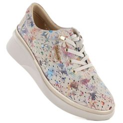 Skórzane półbuty damskie ażurowe na koturnie beżowe Vinceza 79603. Brązowe czółenka damskie VINCEZA, w ażurowe wzory, ze skóry, bez obcasa, na koturnie. Za 179.99 zł.