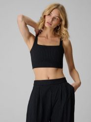 4F Crop-top slim w paski damski - czarny XS. Czarne topy damskie 4f, m, bez wzorów, z materiału, bez kołnierzyka. Za 89.99 zł.
