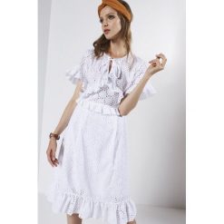 Biała Sukienka Purity Of Heart. Białe sukienki damskie Born2be, na imprezę, m, bez wzorów, bez kołnierzyka, bez ramiączek, midi. Za 99.99 zł.