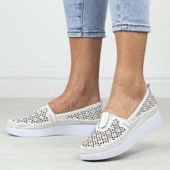 Białe skórzane półbuty damskie T.Sokolski 712. Białe półbuty damskie Sokolski, w ażurowe wzory, z materiału, klasyczne, bez obcasa. Za 259.00 zł.