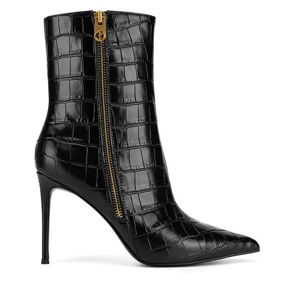 Botki Eva Minge. Czarne botki damskie Eva Minge, bez obcasa, na szpilce, bez zapięcia. Za 369.99 zł.