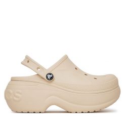 Klapki Crocs. Brązowe klapki damskie Crocs, bez wzorów, bez obcasa. Za 279.99 zł.