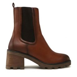 Botki Caprice. Brązowe botki damskie Caprice, bez obcasa, na słupku, bez zapięcia. Za 439.99 zł.