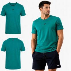 KOSZULKA MĘSKA 4F T-SHIRT 1 BAWEŁNA KOLEKCJA LIMITOWANA M3947 SS26. Fioletowe t-shirty sportowe męskie 4f, m, z bawełny, bez ramiączek, na fitness i siłownię. Za 54.99 zł.