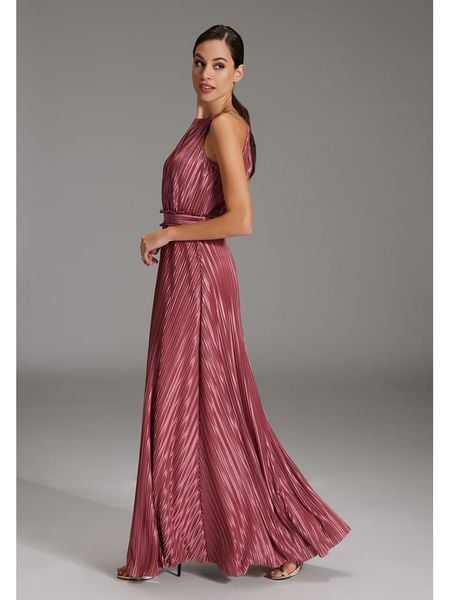 SWING Sukienka w kolorze jasnoróżowym rozmiar: 38. Różowe sukienki damskie Swing, bez wzorów, bez kołnierzyka, bez ramiączek, maxi. Za 297.26 zł.