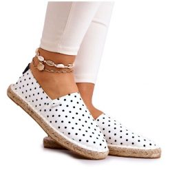 Damskie Espadryle W Groszki Big Star JJ274870 Białe. Białe espadryle damskie bez wzorów, z gumy, bez obcasa. Za 182.49 zł.