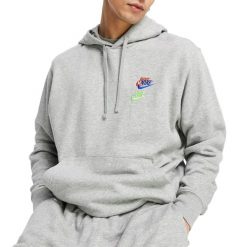 Bluza męska sportowa Nike Sportswear Essentials z kapturem. Szare bluzy sportowe męskie Nike, bez wzorów, sportowe, bez kołnierzyka, bez ramiączek. Za 189.00 zł.