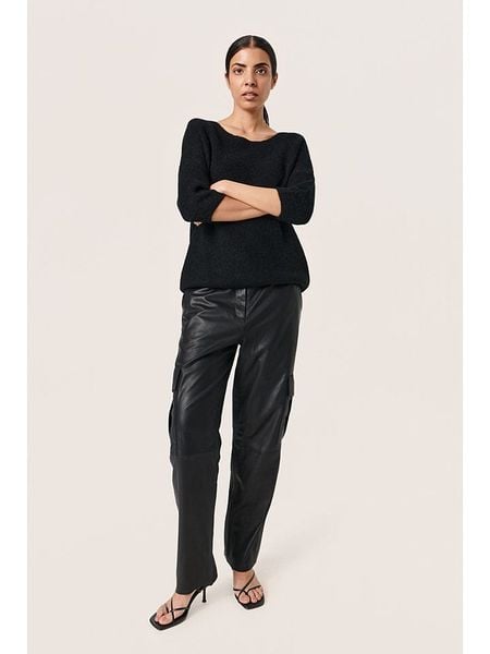 Soaked in Luxury Sweter "Tuesday" w kolorze czarnym rozmiar: XS. Czarne swetry klasyczne damskie Soaked in Luxury, xs, bez kołnierzyka. Za 173.99 zł.