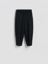 Spodnie barrel leg - czarny. Czarne spodnie materiałowe damskie Reserved, bez wzorów, z tkaniny. Za 139.99 zł.