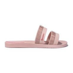Klapki Ipanema Mesh Slide 83649 BB780 różowe. Czerwone klapki damskie bez wzorów, z materiału, bez obcasa. Za 217.68 zł.