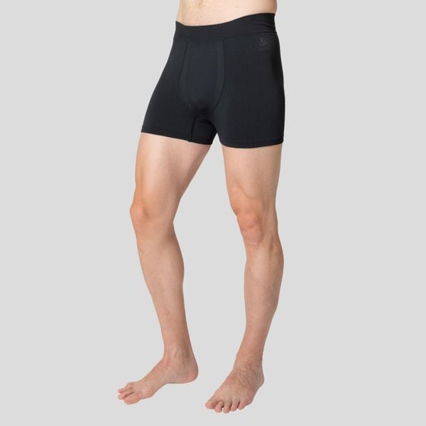 Bokserki męskie Odlo Boxer PERFORMANCE LIGHT ECO. Czarne bokserki męskie Odlo, bez wzorów. Za 130.99 zł.