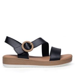 Sandały Lasocki. Czarne sandały damskie Lasocki, bez wzorów, bez obcasa, na płaskiej podeszwie. Za 99.99 zł.