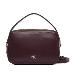 Torebka Calvin Klein. Czerwone listonoszki damskie CALVIN KLEIN, bez wzorów, bez dodatków. Za 409.99 zł.