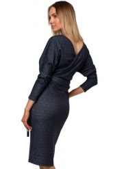Ołówkowa sukienka dzianinowa kopertowa góra i modny nadruk. Sukienki damskie Sukienki.shop, m, bez wzorów, z dzianiny, eleganckie, bez kołnierzyka, bez ramiączek, midi, dopasowane. Za 339.00 zł.