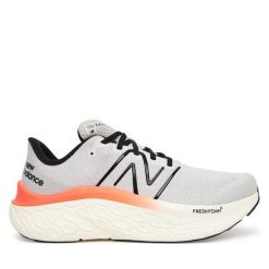Buty do biegania New Balance. Szare obuwie do biegania damskie New Balance. Za 439.99 zł.