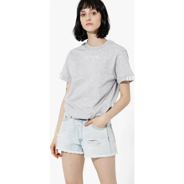 Adidas Koszulka Ss Coeeze T Shirt Coeeze , szary, rozmiar L. Szare t-shirty damskie Adidas, l, z aplikacjami, z bawełny, bez kołnierzyka. W wyprzedaży za 99.99 zł.